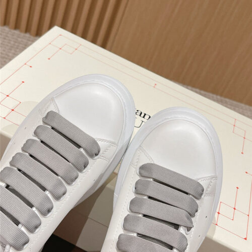High Quality Luxury Alexander McQueen Classic All-Match Small White Shoes – Style 97123 product detail