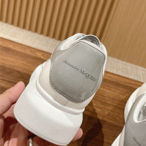 High Quality Luxury Alexander McQueen Classic All-Match Small White Shoes – Style 97123 product detail
