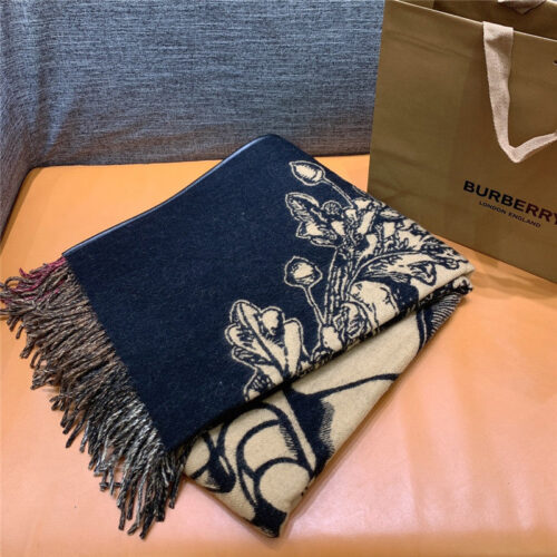 High Quality Luxury Burberry Equestrian Cape product detail