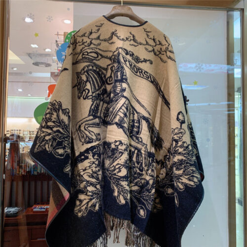 High Quality Luxury Burberry Equestrian Cape product detail