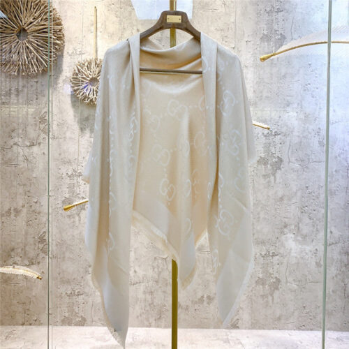 High Quality Luxury Gucci GG Lurex Jacquard Shawl – Style 26079