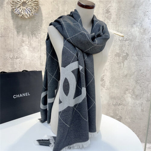 High Quality Luxury Chanel Diamond Double C Large Letters alternate view