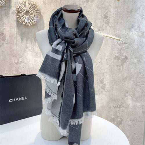 High Quality Luxury Chanel Diamond Double C Large Letters