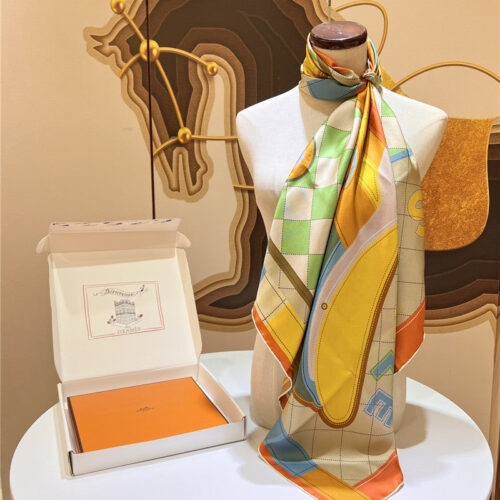 High Quality Luxury Hermes “Saddle Pad” 90Cm Reversible Square Scarf – Style 26308 alternate view