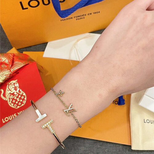 High Quality Luxury Louis Vuitton Green Half Diamond Bracelet – Style 51133 product detail