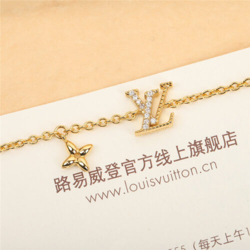 High Quality Luxury Louis Vuitton Green Half Diamond Bracelet product detail