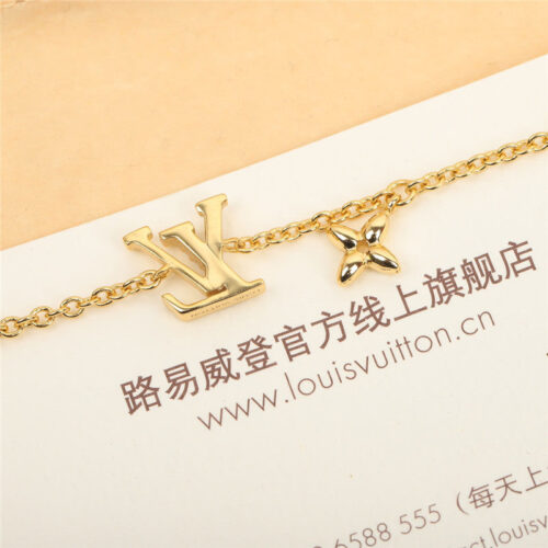 High Quality Luxury Louis Vuitton Green Half Diamond Bracelet product detail