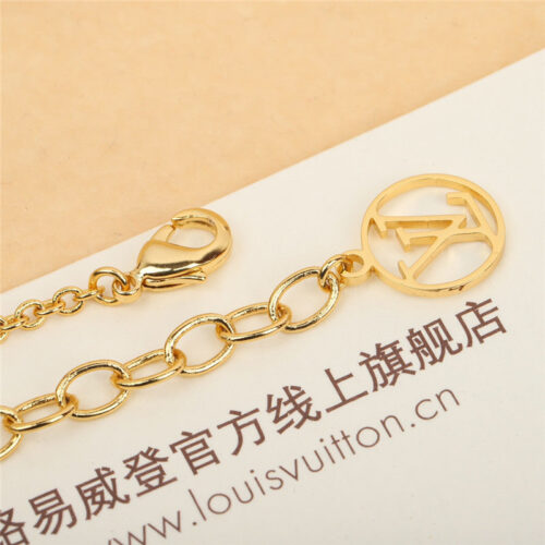 High Quality Luxury Louis Vuitton Green Half Diamond Bracelet product detail