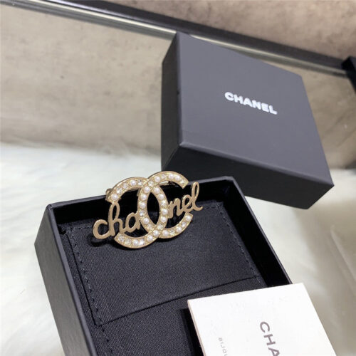 High Quality Luxury Chanel Double C Letter Brooch alternate view