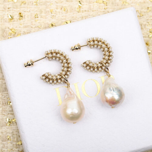 High Quality Luxury Dior Baroque Full Pearl Ear Hooks product detail