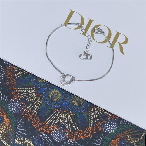High Quality Luxury Dior Silver Letter Bracelet product detail