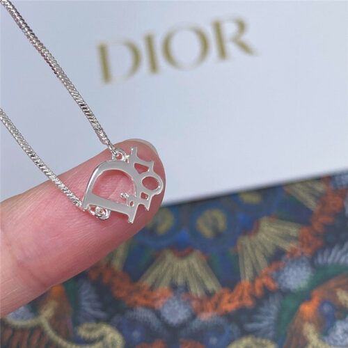 High Quality Luxury Dior Silver Letter Bracelet product detail
