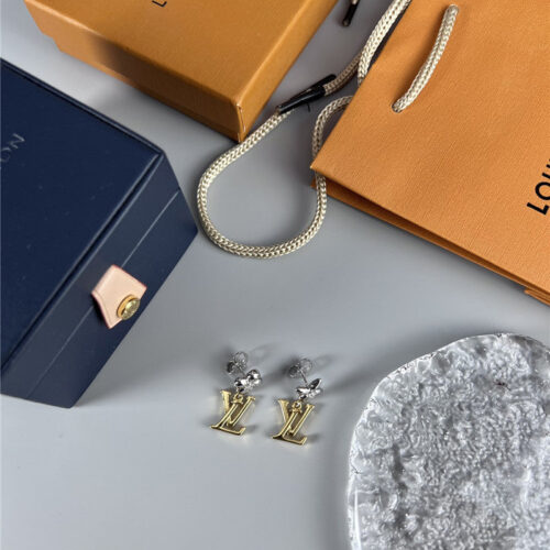 High Quality Luxury Louis Vuitton New Earrings product detail