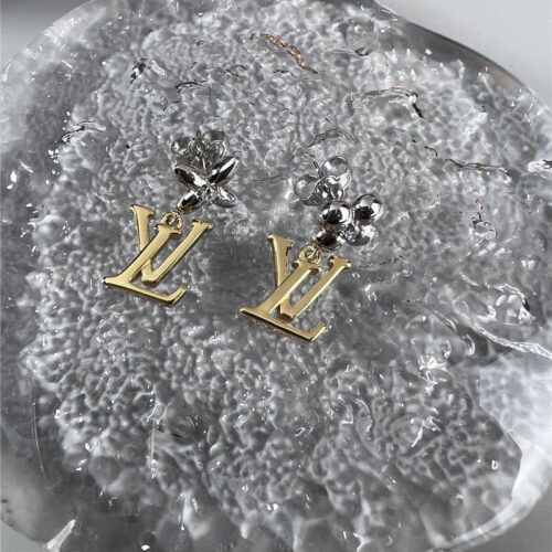 High Quality Luxury Louis Vuitton New Earrings product detail