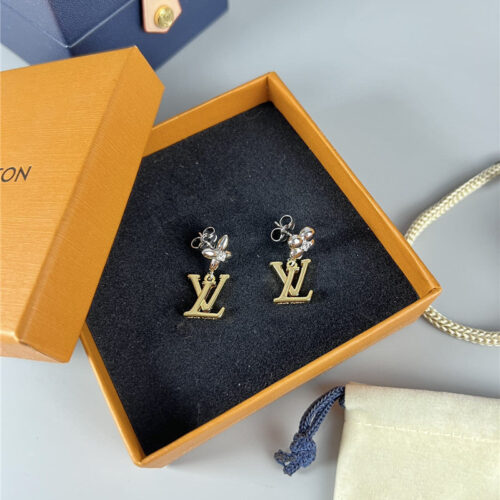 High Quality Luxury Louis Vuitton New Earrings product detail