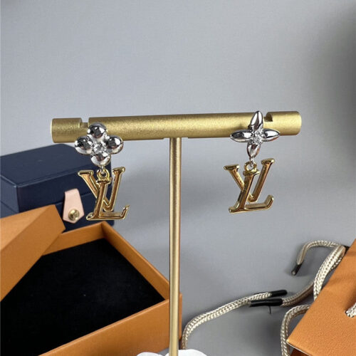 High Quality Luxury Louis Vuitton New Earrings alternate view