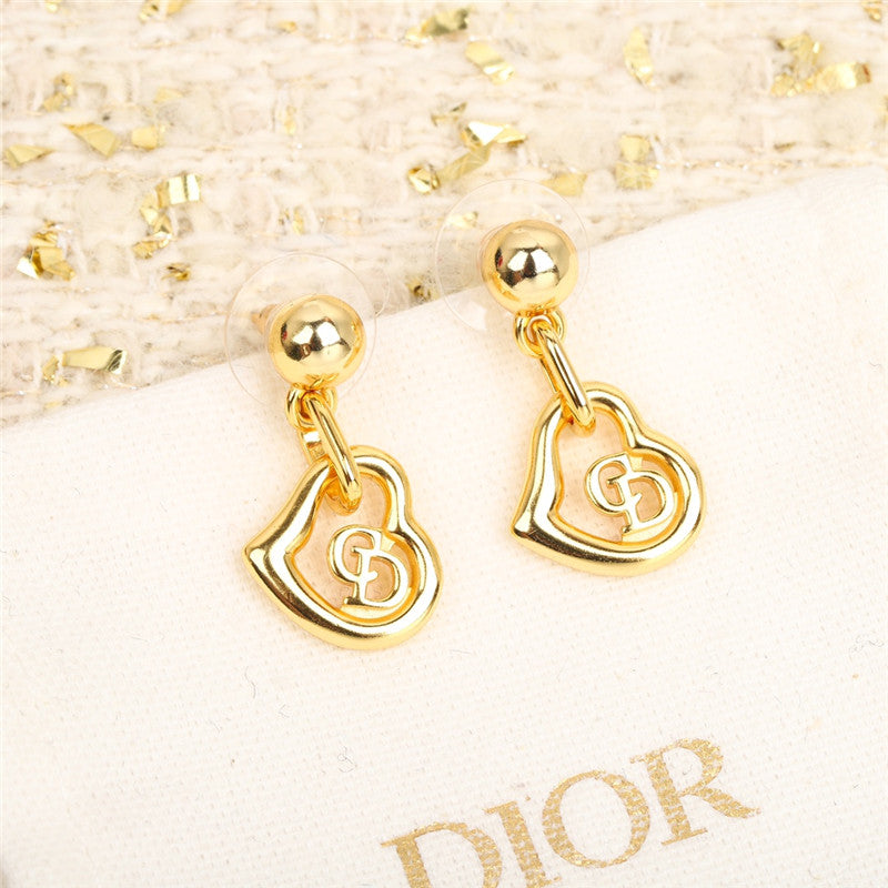 High Quality Luxury Dior Heart Earrings product detail