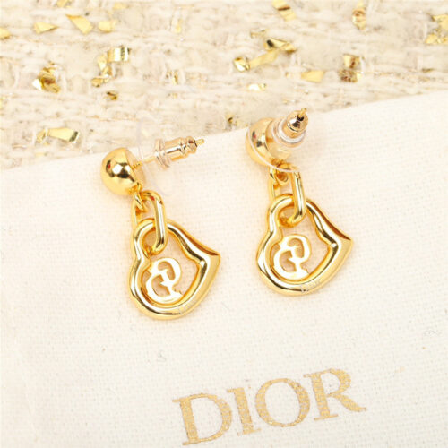 High Quality Luxury Dior Heart Earrings product detail