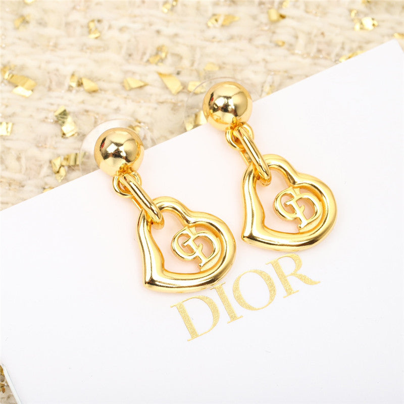 High Quality Luxury Dior Heart Earrings product detail