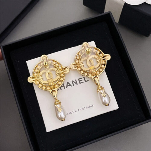 High Quality Luxury Chanel Four Positioning Hollow Diamond Drop Earrings product detail