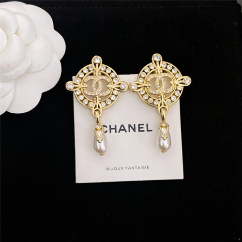 High Quality Luxury Chanel Four Positioning Hollow Diamond Drop Earrings product detail