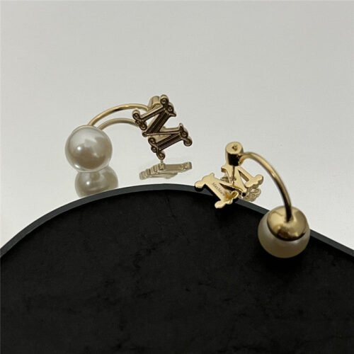 High Quality Luxury Maxmara M Letter Earrings product detail