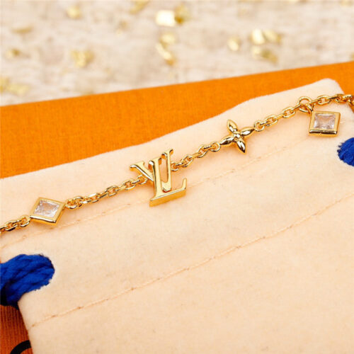 High Quality Luxury Louis Vuitton Multi-Element Bracelet product detail