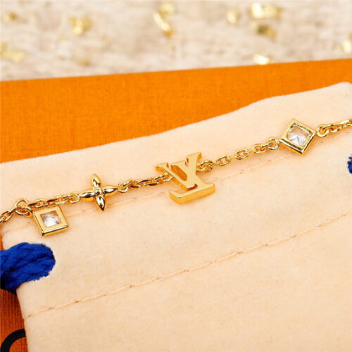 High Quality Luxury Louis Vuitton Multi-Element Bracelet product detail
