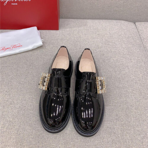 High Quality Luxury Roger Vivier New Patent Leather Diamond Buckle Loafers product detail