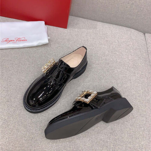 High Quality Luxury Roger Vivier New Patent Leather Diamond Buckle Loafers product detail