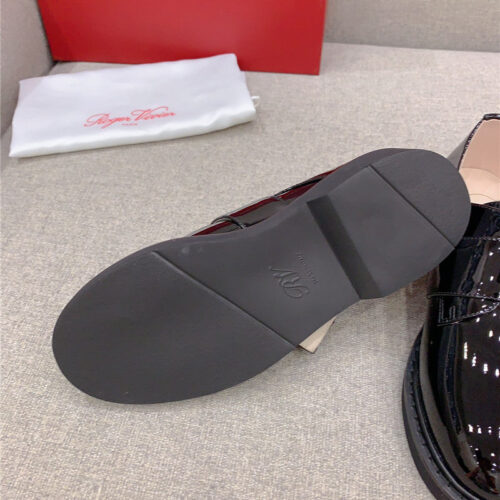 High Quality Luxury Roger Vivier New Patent Leather Diamond Buckle Loafers product detail