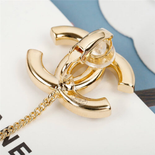 High Quality Luxury Chanel Double C Pearl Single Ear Bone Earrings product detail