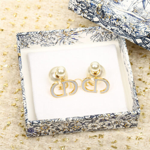 High Quality Luxury Dior Cd Pearl Earrings