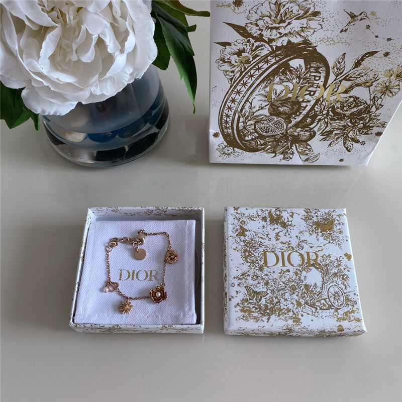 High Quality Luxury Dior Floral Bracelet