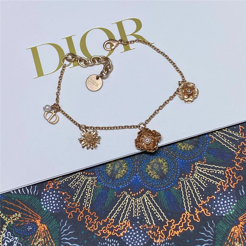High Quality Luxury Dior Floral Bracelet product detail