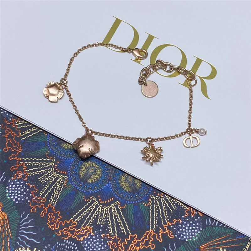 High Quality Luxury Dior Floral Bracelet product detail