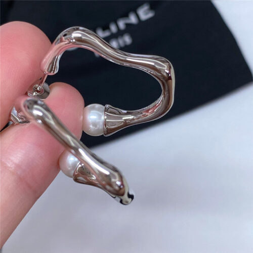 High Quality Luxury Celine Curve Pearl Earrings product detail