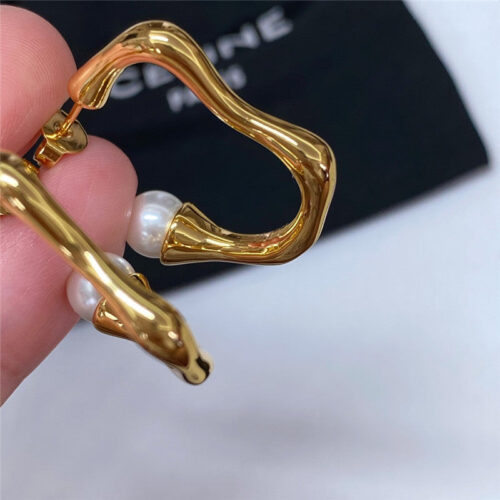 High Quality Luxury Celine Curve Pearl Earrings product detail