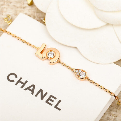 High Quality Luxury Chanel New N. 5 Necklace – Style 50264 product detail