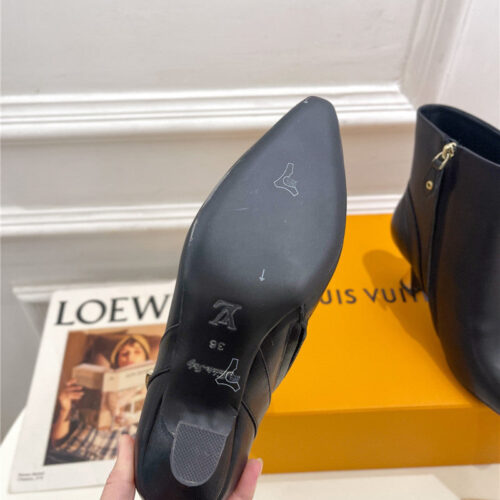High Quality Luxury Louis Vuitton Small Square Toe Metal Heel Boots – Style 85667 product detail