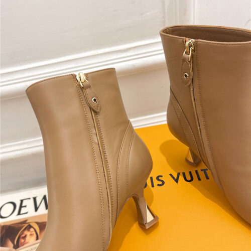 High Quality Luxury Louis Vuitton Small Square Toe Metal Heel Boots – Style 75491 product detail