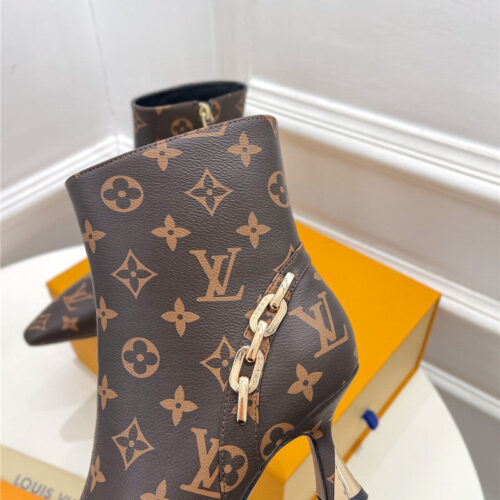 High Quality Luxury Louis Vuitton Small Square Toe Metal Heel Boots – Style 98083 product detail