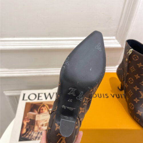 High Quality Luxury Louis Vuitton Small Square Toe Metal Heel Boots – Style 98083 product detail