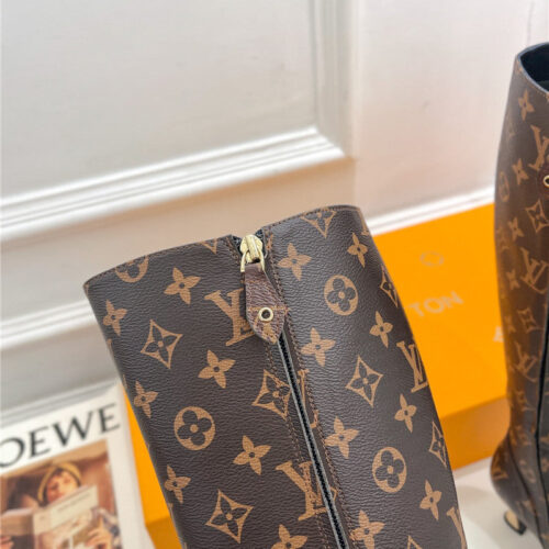 High Quality Luxury Louis Vuitton Small Square Toe Metal Heel Boots product detail