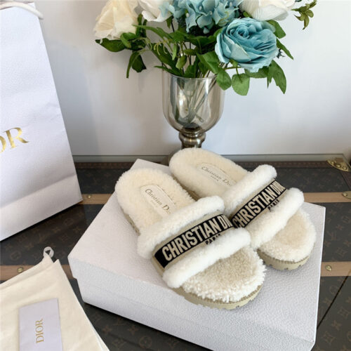 High Quality Luxury Dior Embroidered Fur Slippers