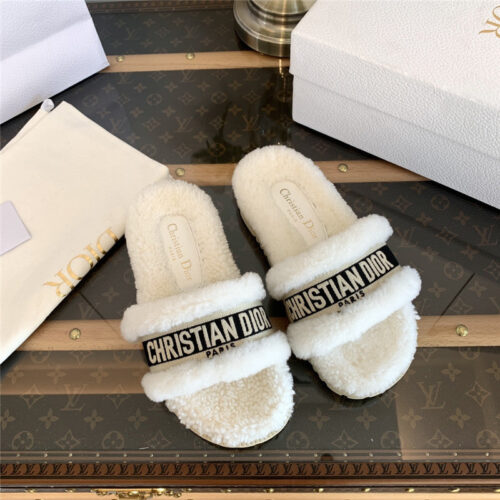 High Quality Luxury Dior Embroidered Fur Slippers product detail