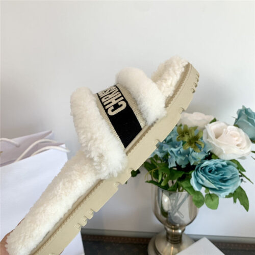 High Quality Luxury Dior Embroidered Fur Slippers product detail