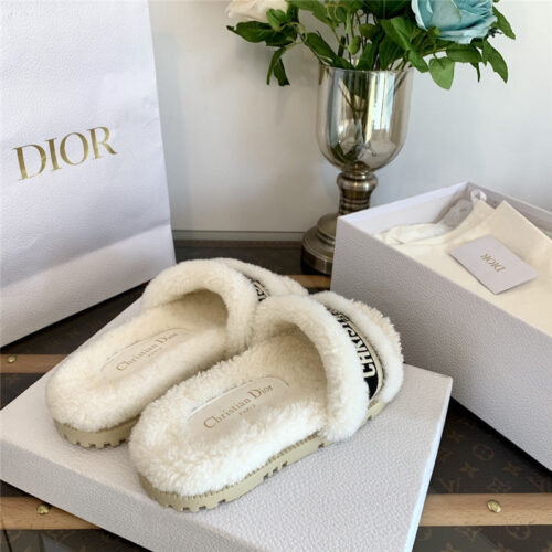 High Quality Luxury Dior Embroidered Fur Slippers product detail