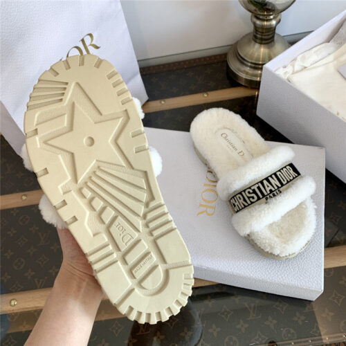 High Quality Luxury Dior Embroidered Fur Slippers product detail