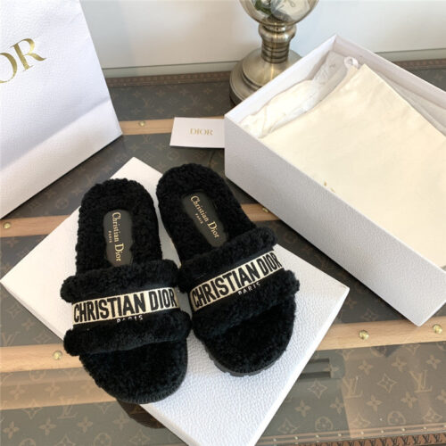 High Quality Luxury Dior Embroidered Fur Slippers – Style 08070